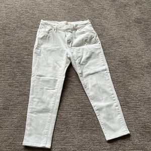 Levi white crop jeans